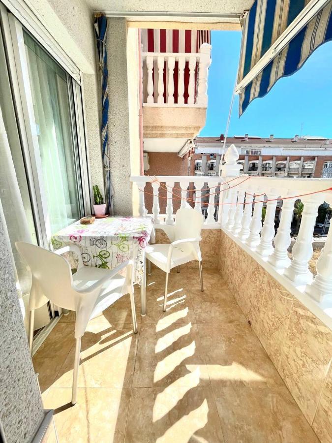 El Terremoto Apartment Torrevieja Bagian luar foto